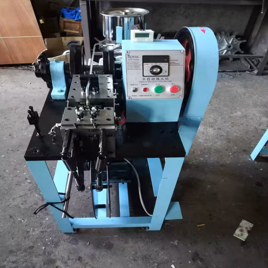 Macchina completamente automatica per l'avvolgimento della pellicola